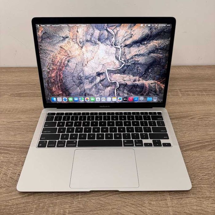 Apple Macbook Air 2020  M1 / 8Gb / SSD 256Gb акб: 98% (код:M0838)