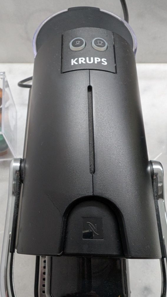 Máquina de café Nespresso Pixie Titan