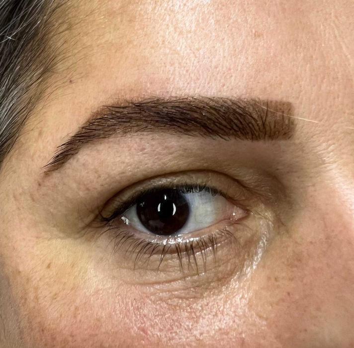 Aura | Design de sobrancelha, Lash Lifting & Brow Lamination