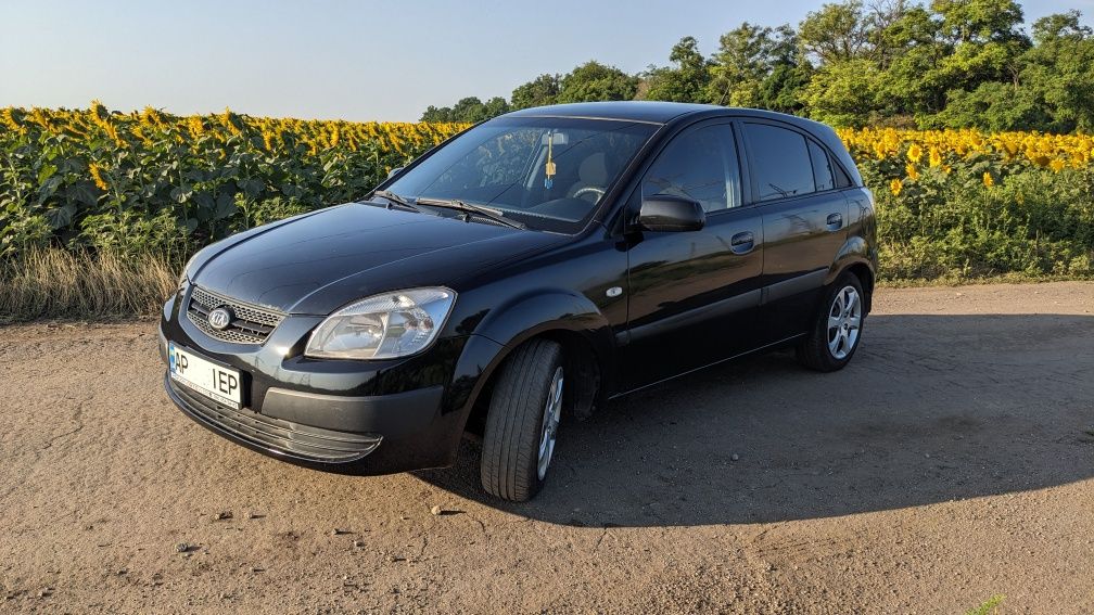 Kia Rio 2 2008 автомат. В хорошем состоянии