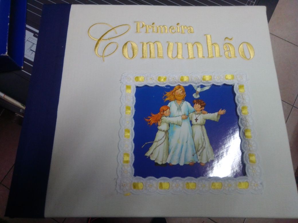 Primeiro livro do bebê, e livro da primeira comunhão