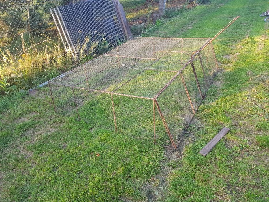 Gołębnik solidnej konstrukcji , kurnik, drewutnia