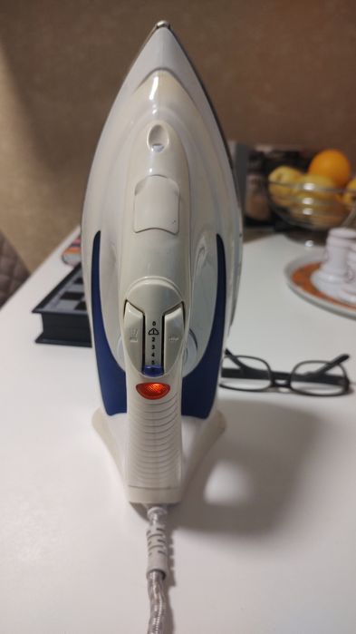 Утюги 1000вт с регулятором пара