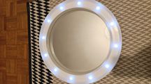 Lustro z lampkami LED