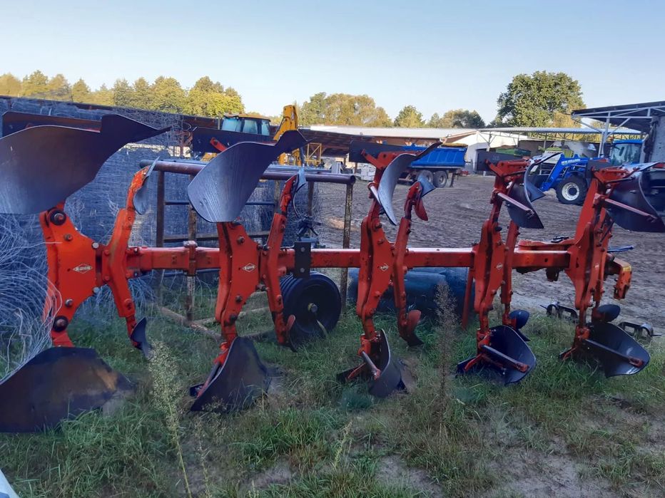 Kuhn MM1124ET7590  Pług obrotowy 5 skibowy KUHN .    Po Remoncie!!