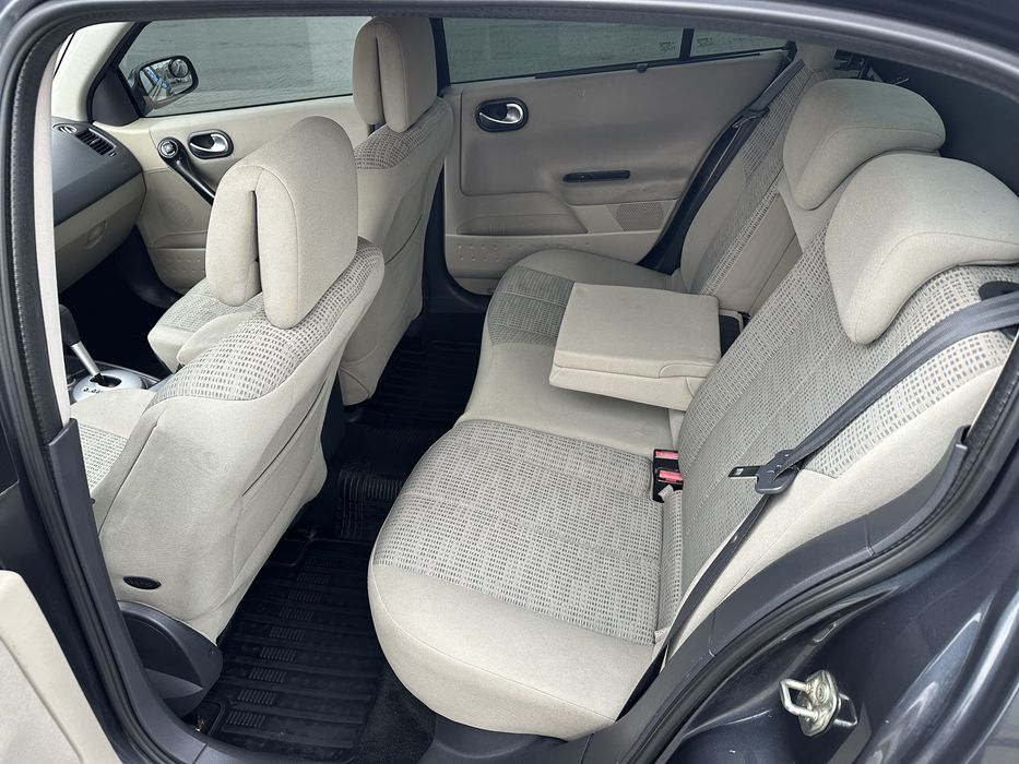 Рено Меган 1.6 автомат газ