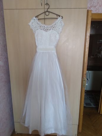 Весільна сукня продам