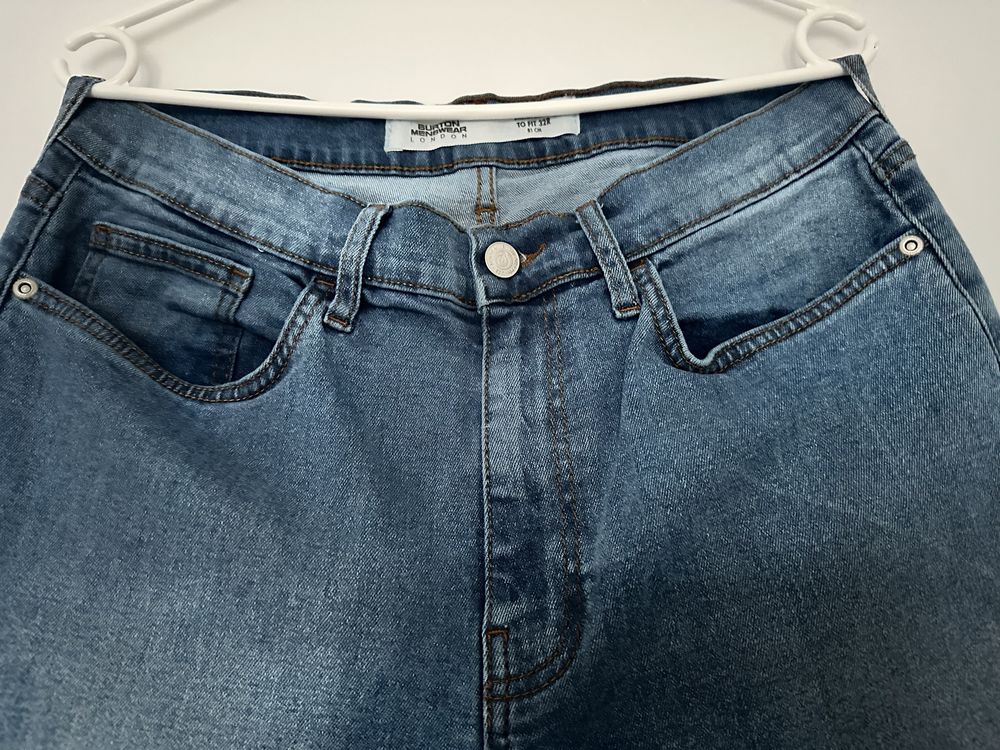 Spodnie jeansowe marki Burton 32