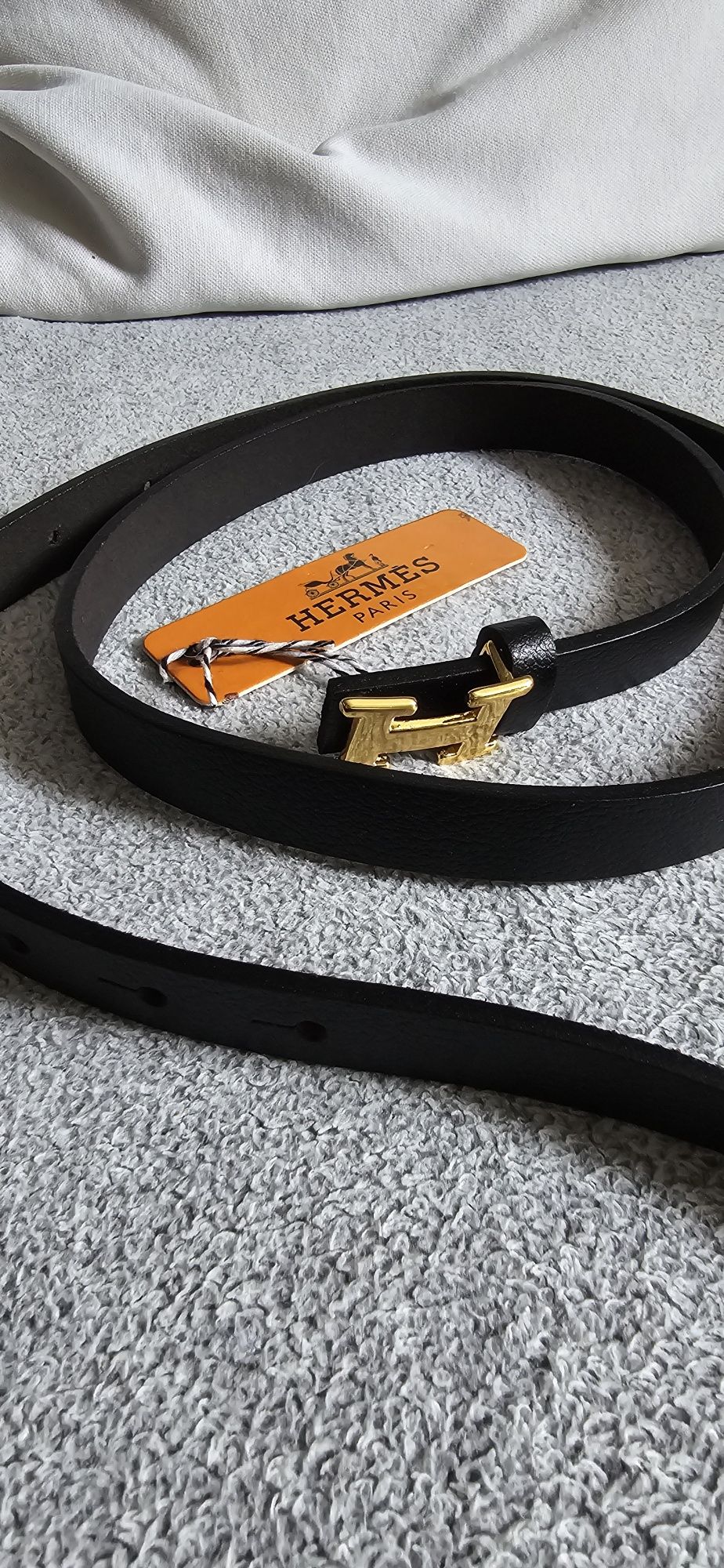 Pasek w stylu Hermès z klamrą H – elegancki dodatek