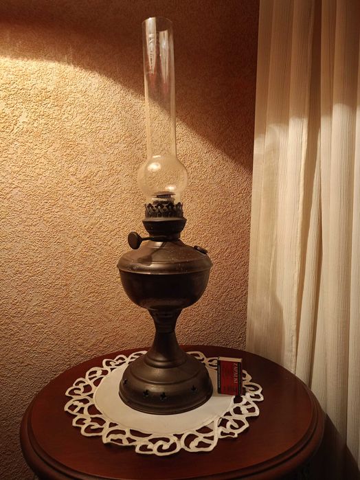 Stara 100% sprawna lampa naftowa ,sygnatura, mosiądz