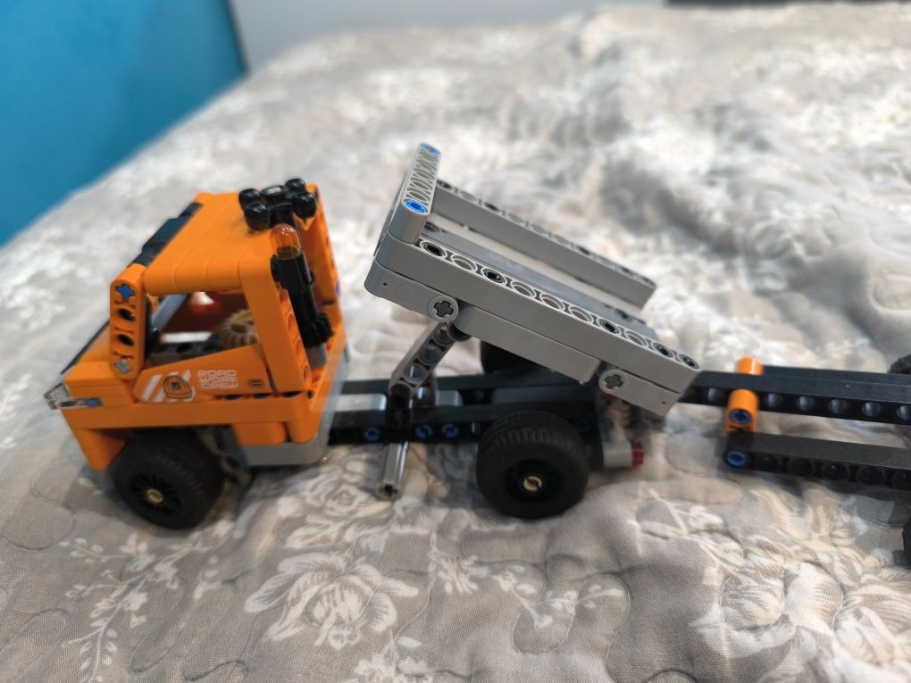 Lego technic 42060 - ekipa robót drogowych