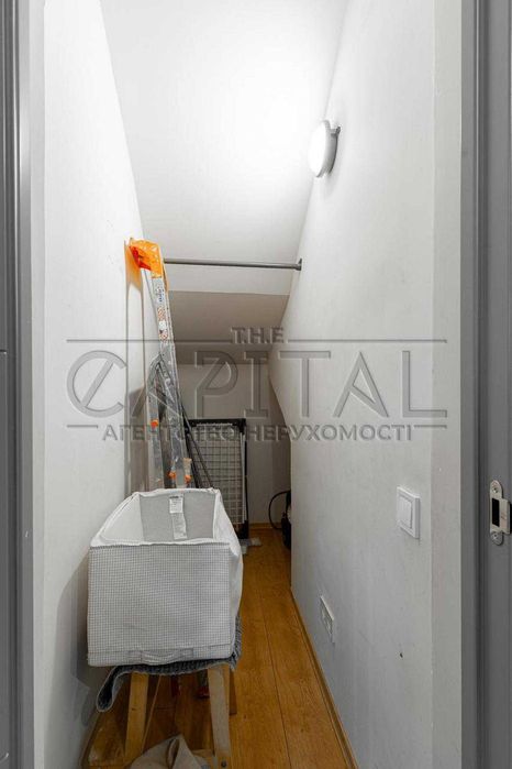 Продажа Дома! с Бассейном ! большая территория Киев