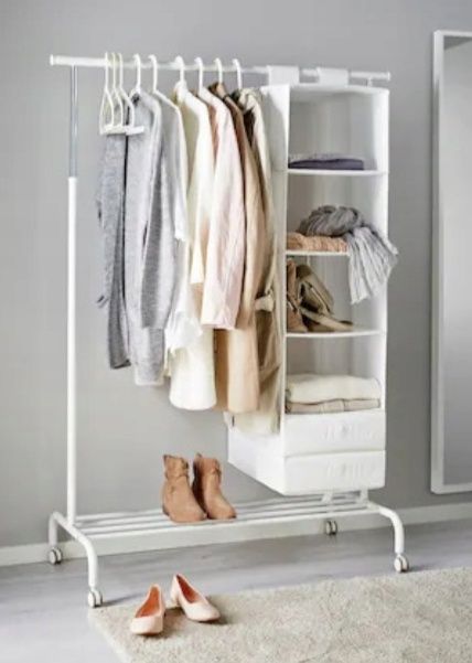 Solidny wieszak na ubrania Biały