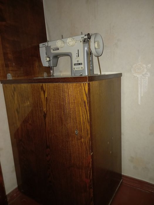 Швейная машинка Чайка-3 с ножным приводом