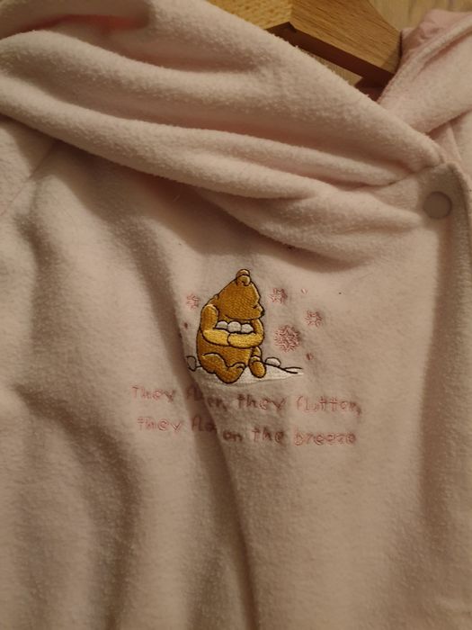 Różowy śpiworek Kubuś Puchatek one size miejsce na pasy ciepły, polar