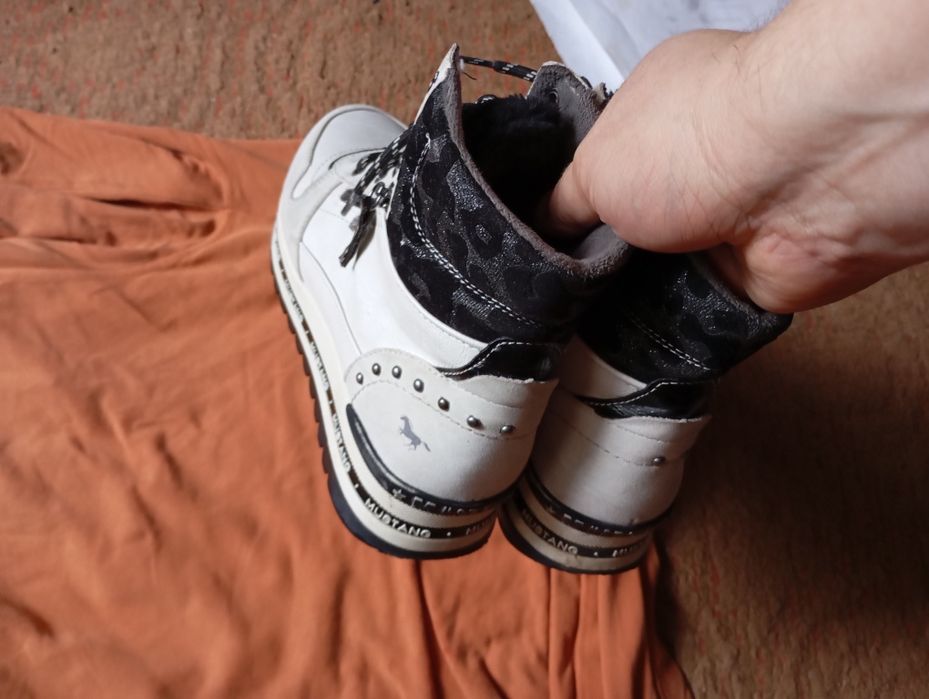 Ботинки женские зимние Mustang кожаные р39 25см Германия