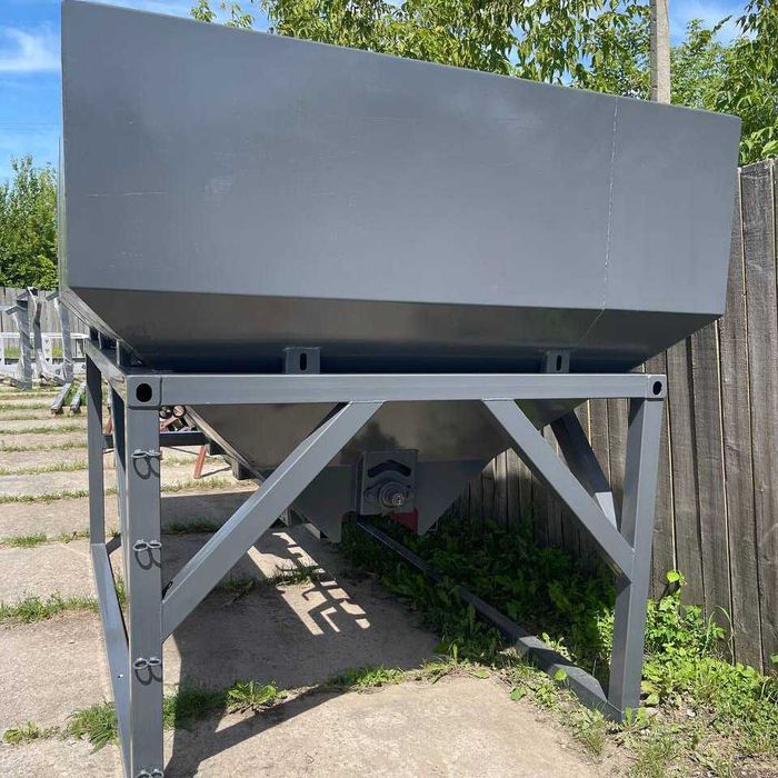 Бункер-накопичувач, конвеер, транспортер, зерна, цемента, питатель