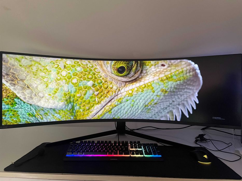 Samsung Odyssey Neo G9 – 49” Curvo 240Hz