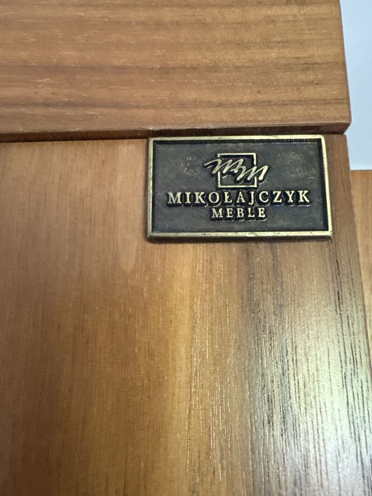 Meble Mikołajczyk w kolorze orzecha