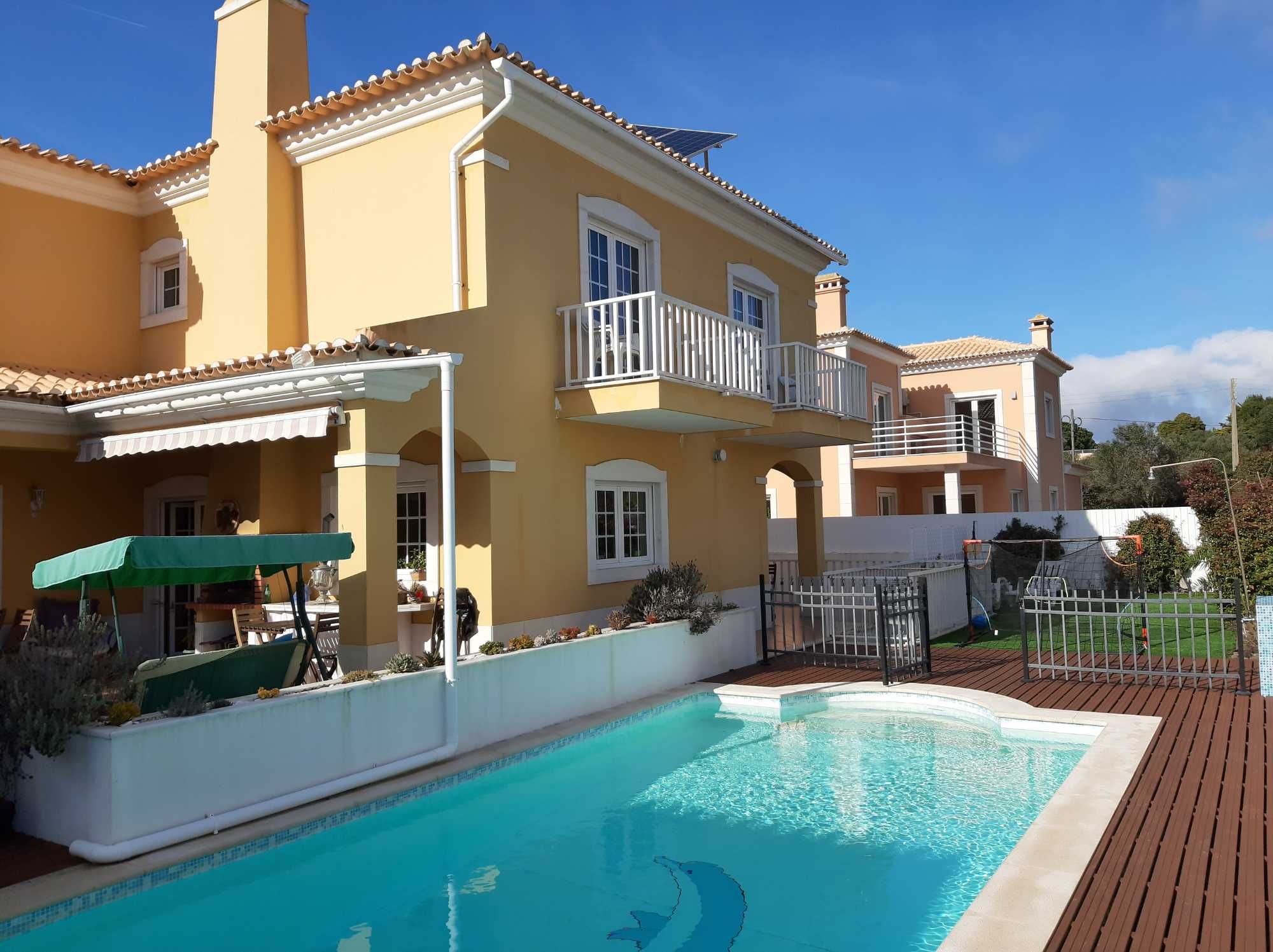 Invista na Riviera Portuguesa — Villa exclusiva em Cascais à venda!