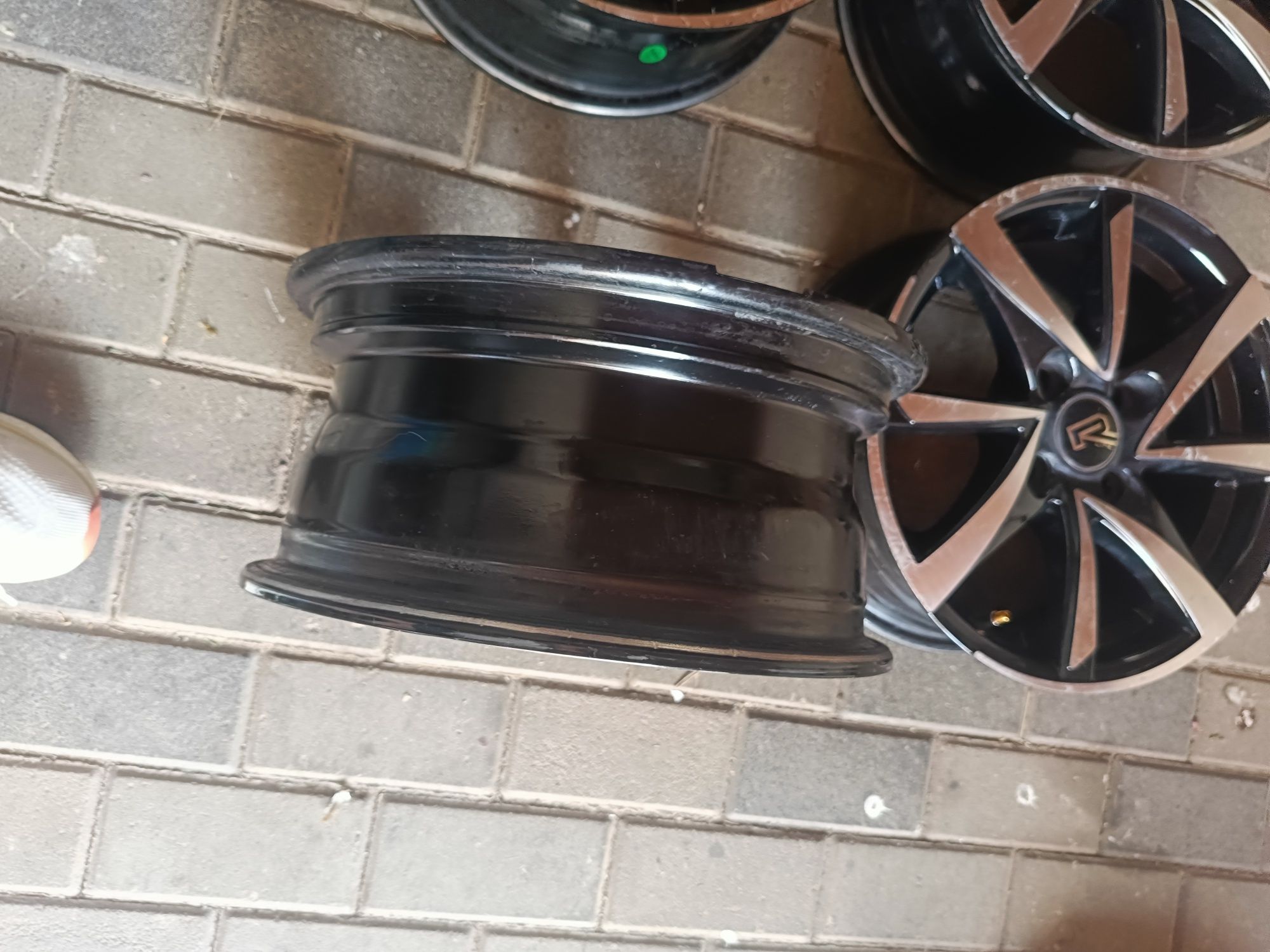 VW up alufelgi r14