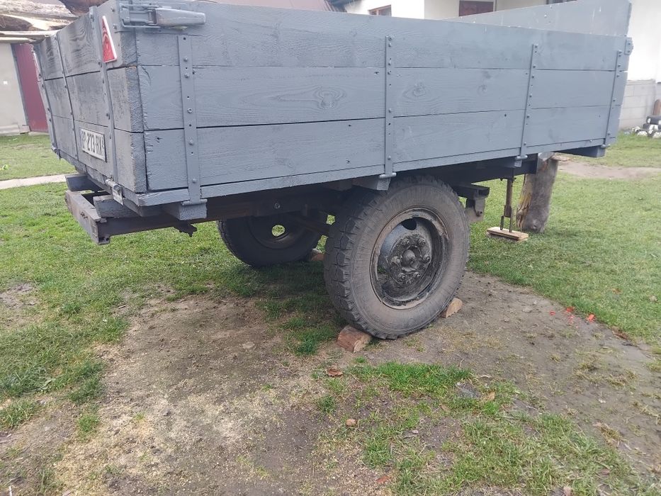 Продам прицеп до трактора бортовий