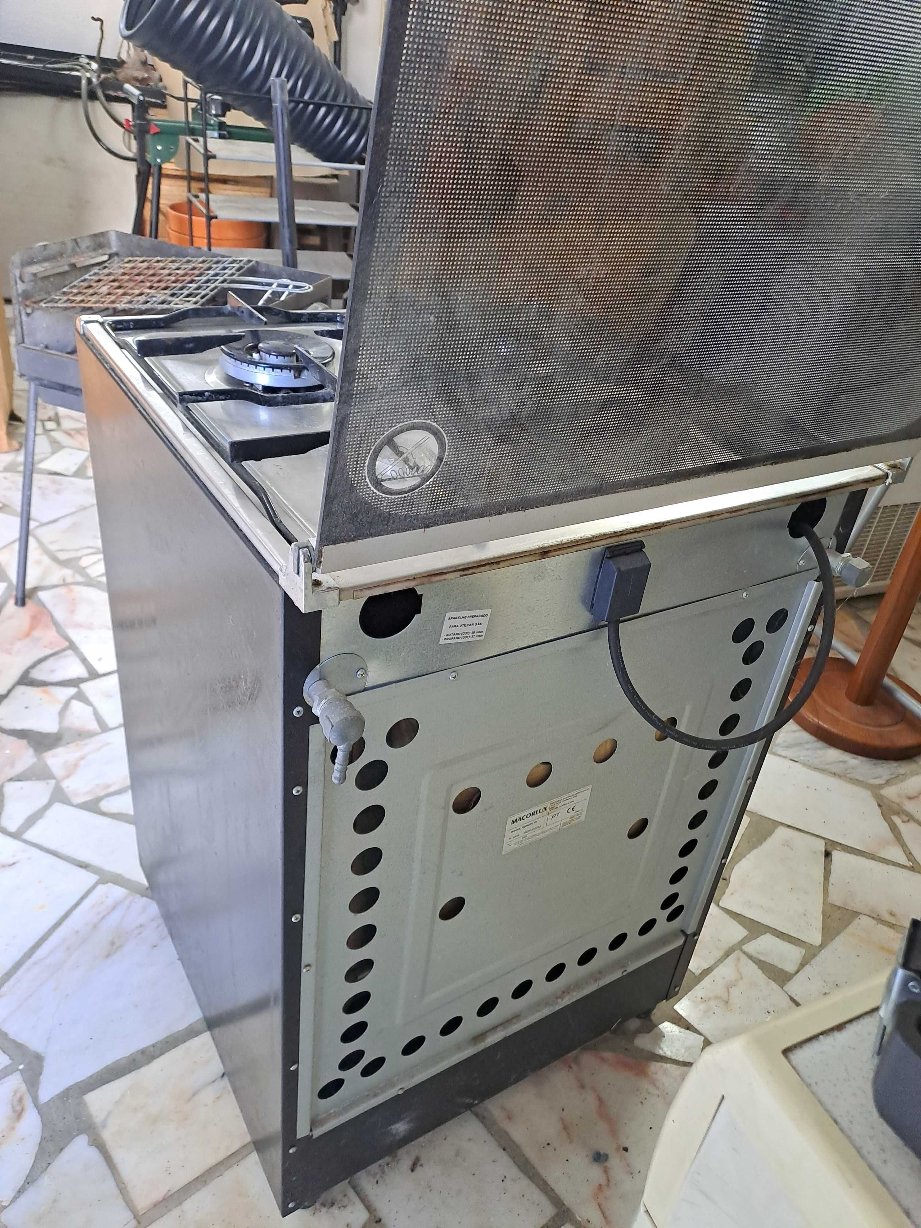 Fogão com forno a gás