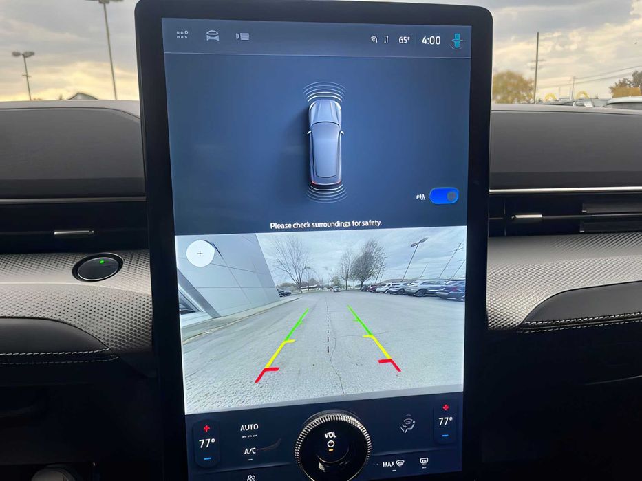 Ford Mustang Mach-E      2022