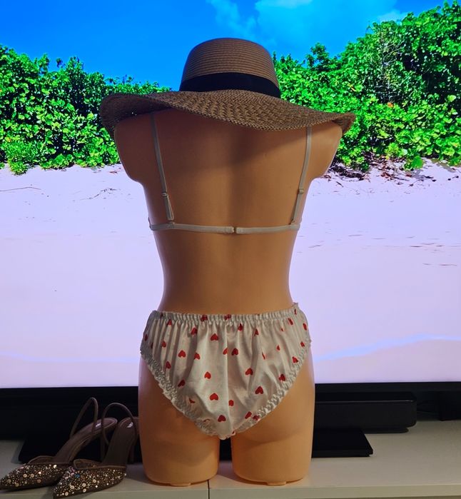 Satynowy komplet damski w serduszku.