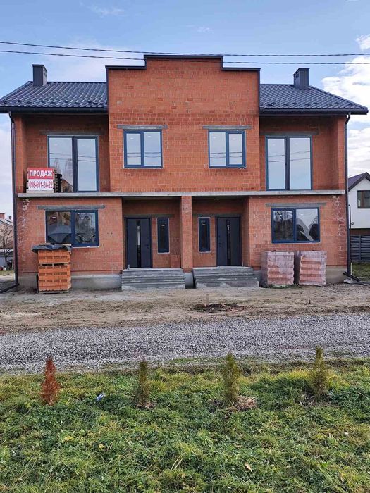 Продається котедж