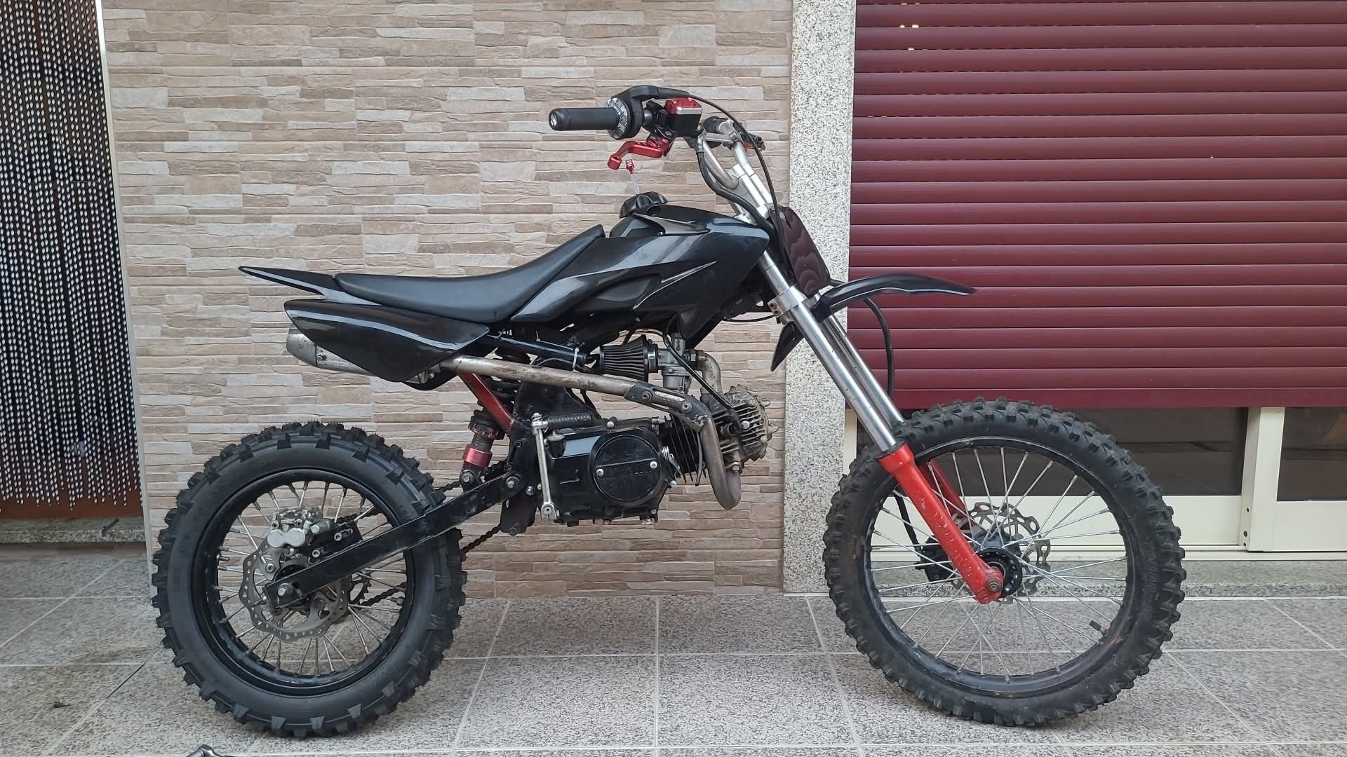 Pit bike 125cc Em bom estado