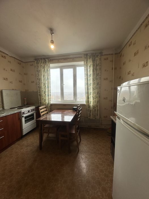 Продам 2-х кімнатну квартиру, ст.м. Олексіївська