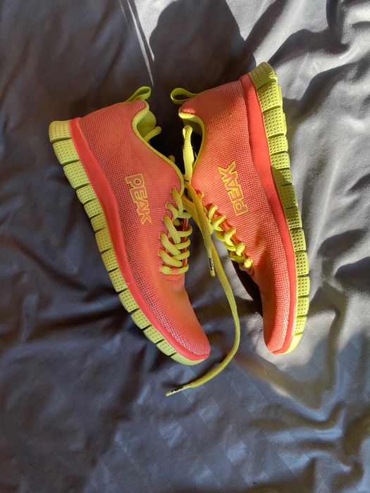 Кроссовки жен Для фитнеса