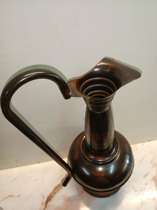 Belíssimo jarro em latão polido "LATARY M DE CAMBRA PORTUGAL" medidas: