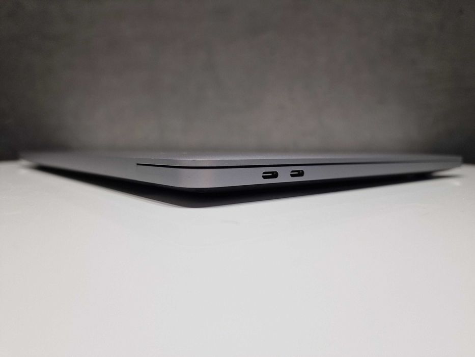 MacBook Pro 16 (2019) / A2141 / Touch Bar / i7 / 32 RAM / 512 SSD