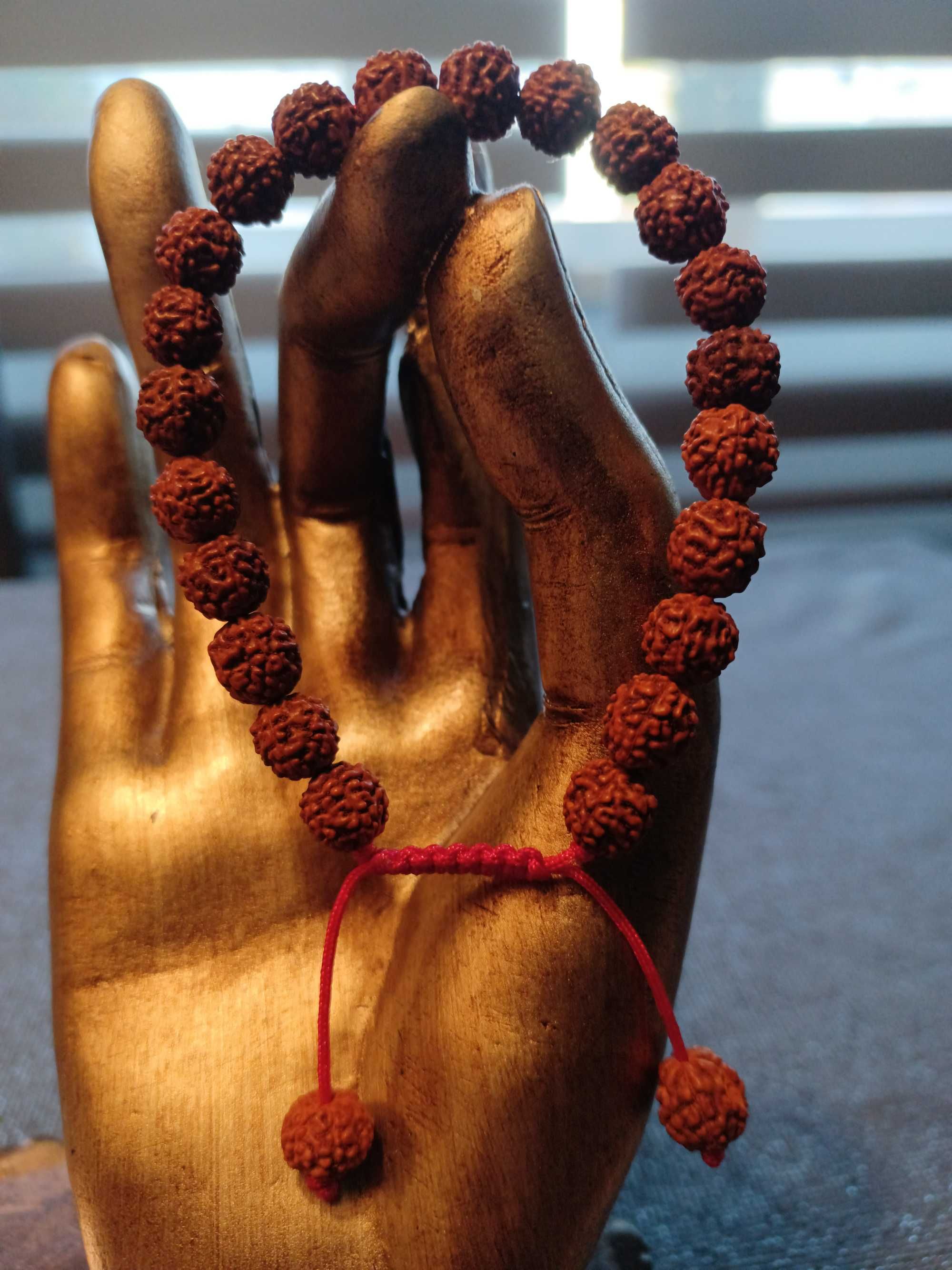 Pulseira Rudraksha feita á mão no Nepal