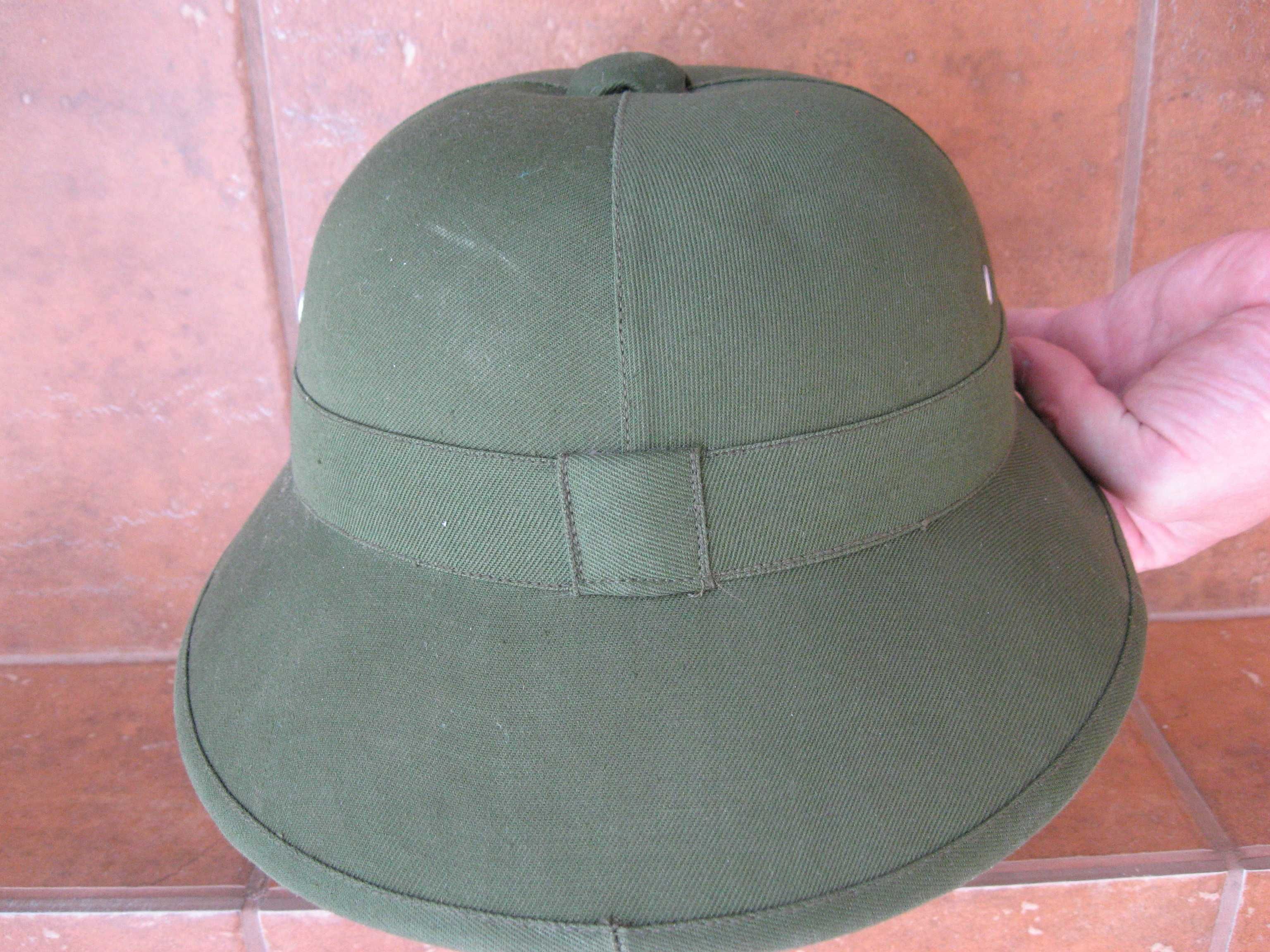 stary kapelusz hełm  tropikalny wojskowy
