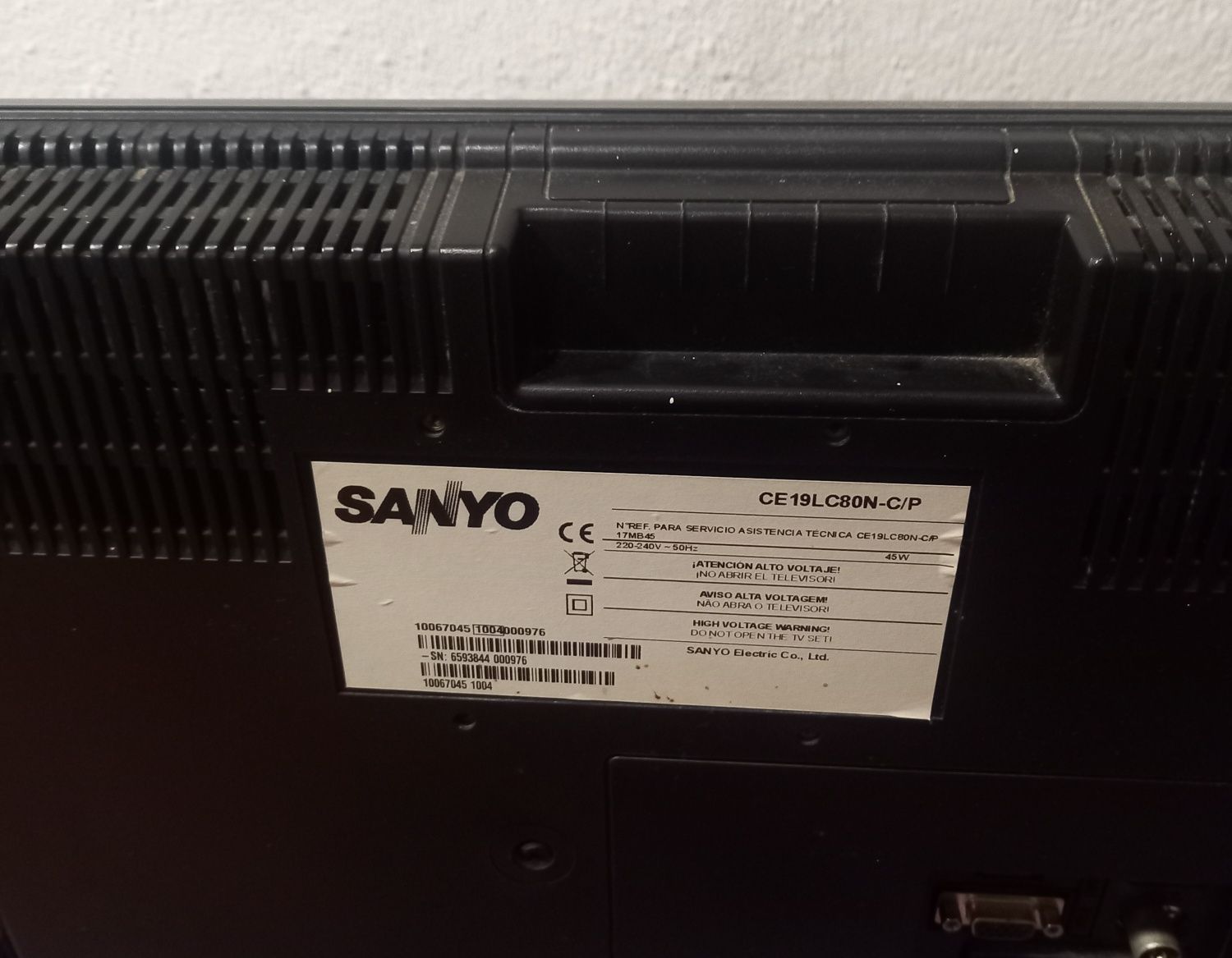 Televisão Sanyo em bom estado geral