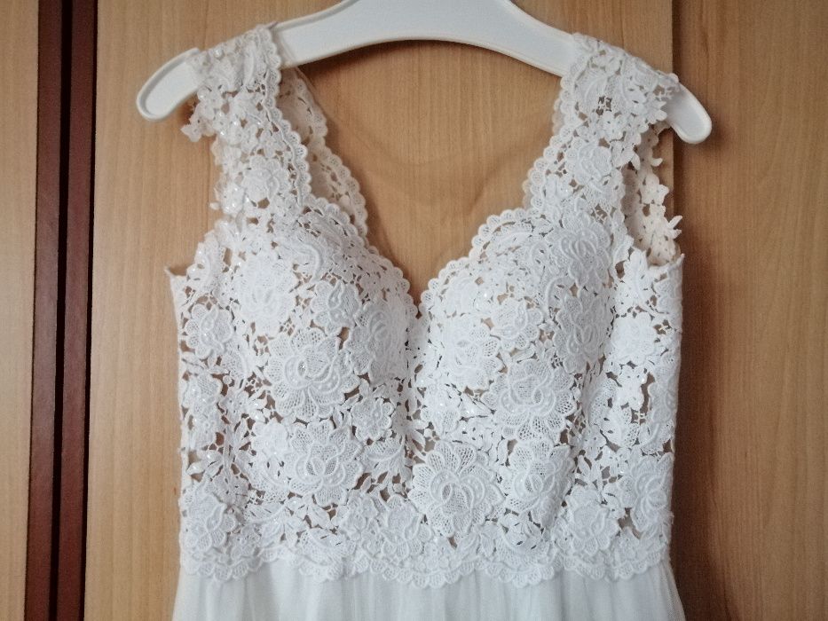 Suknia ślubna Bergamia Annais Bridal by Ola La + halka z kołem + welon