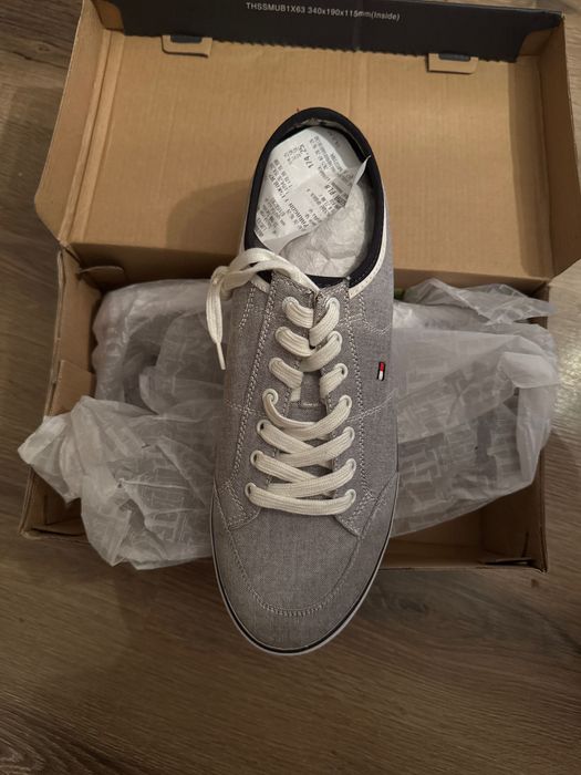 Nowe buty .TOMMY hilfiger