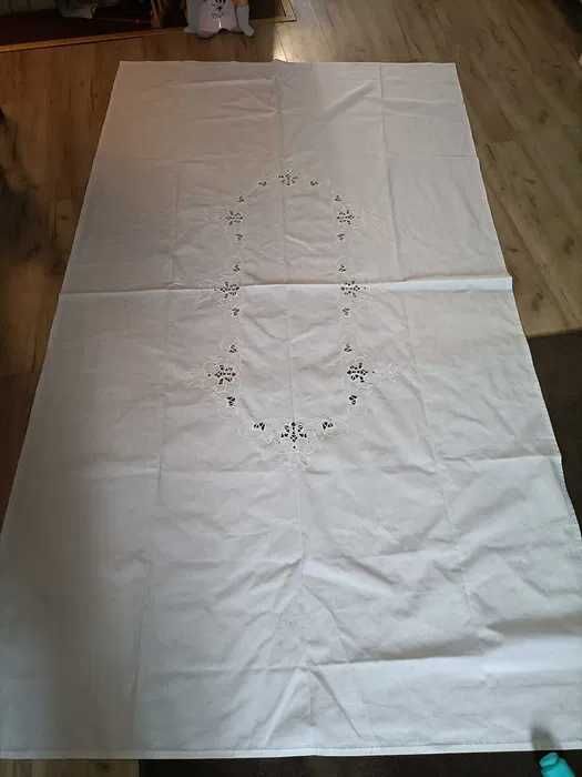 Duży obrus świąteczny  140x244