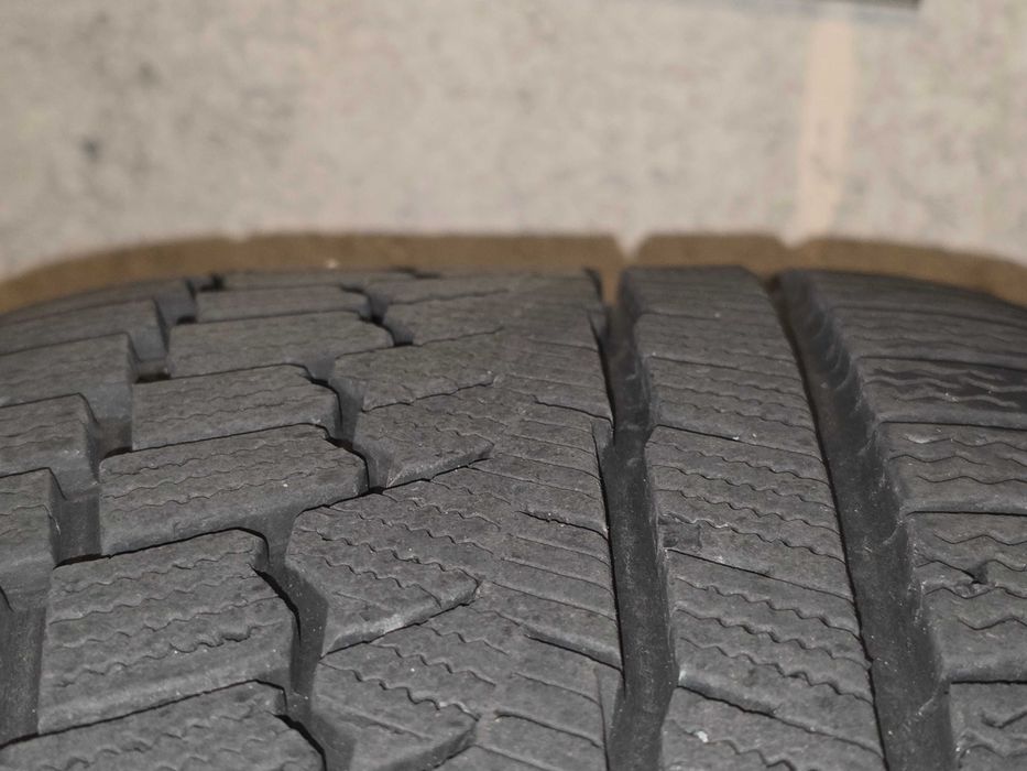 Felgi z oponami zima Hyundai 5x114.3 215/50/17 NOWA CENA TYLKO DO11.10