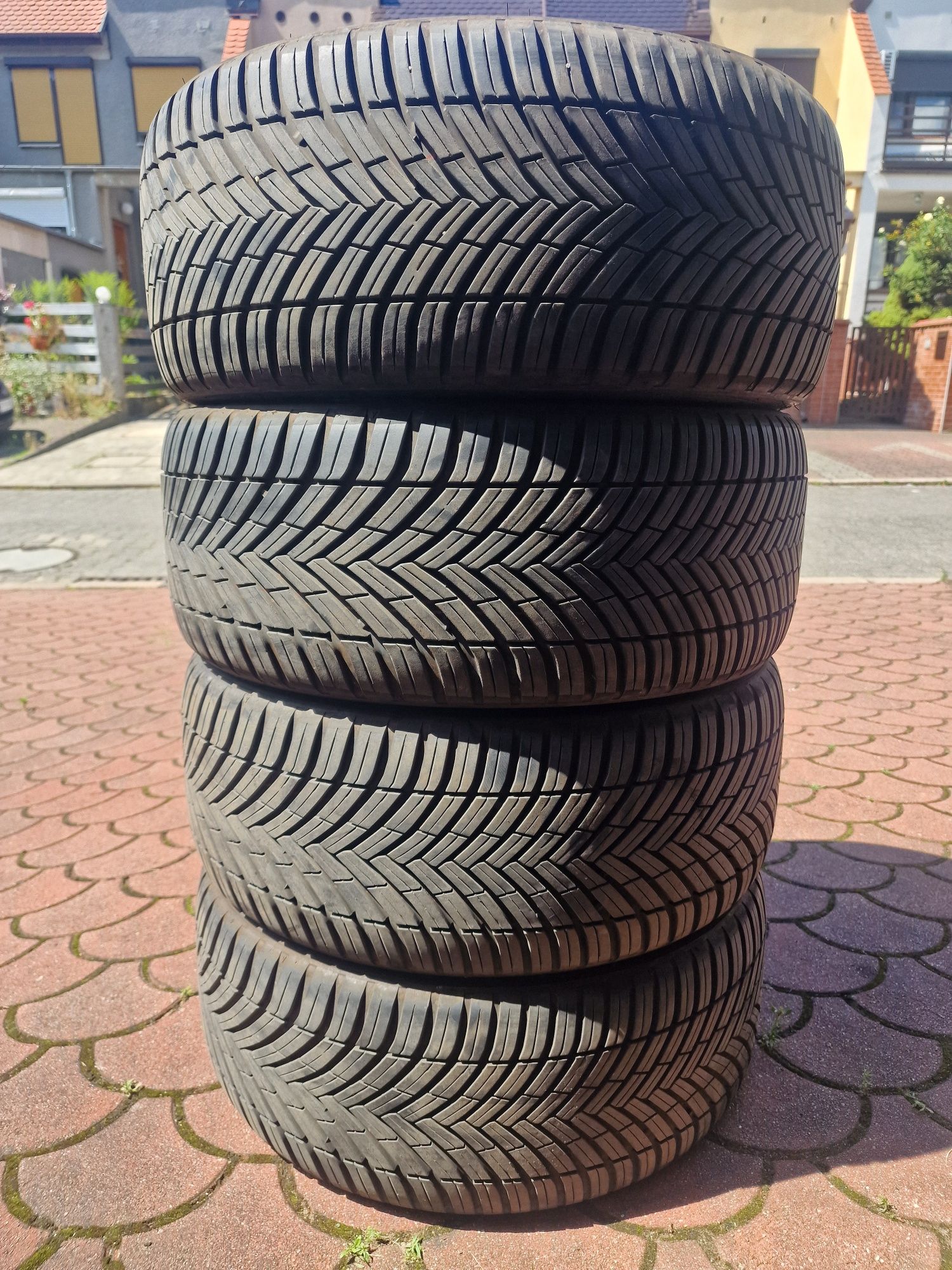 4x Toyo celsius as2 235/40r19 96y xl