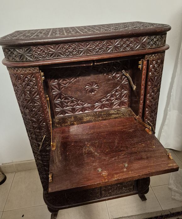 Bar de madeira de  Pau Preto