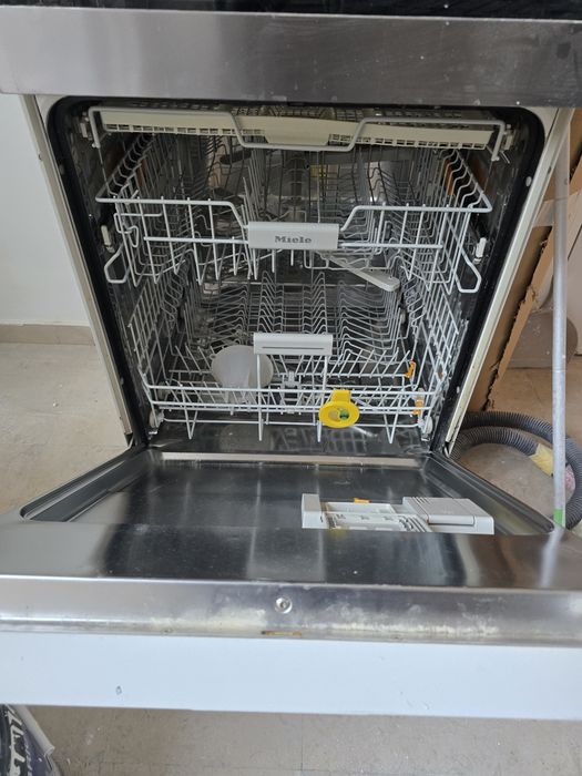 Máquina lavar loiça Miele Active SC