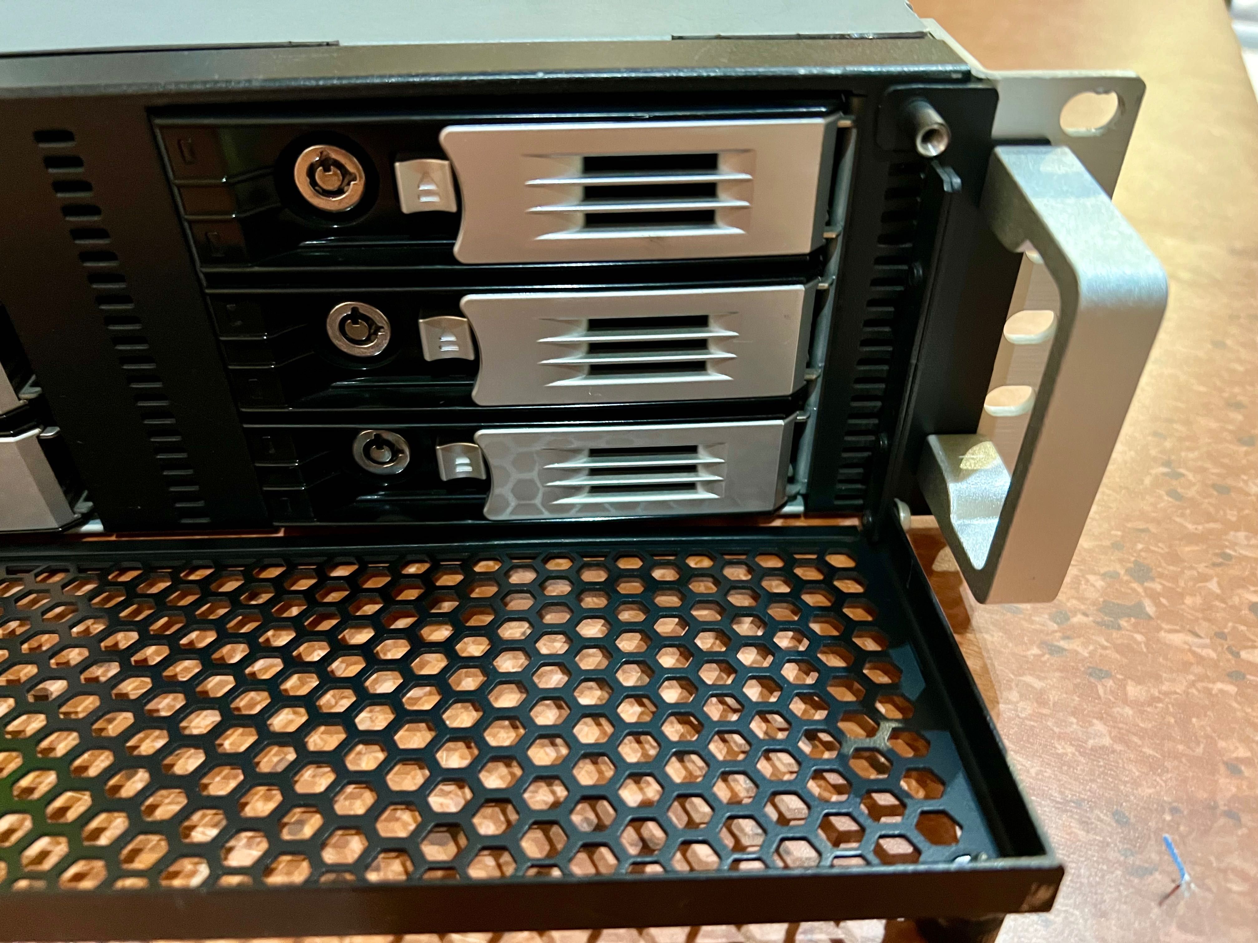 Thecus N8800 NAS Dysk sieciowy RACK 19”