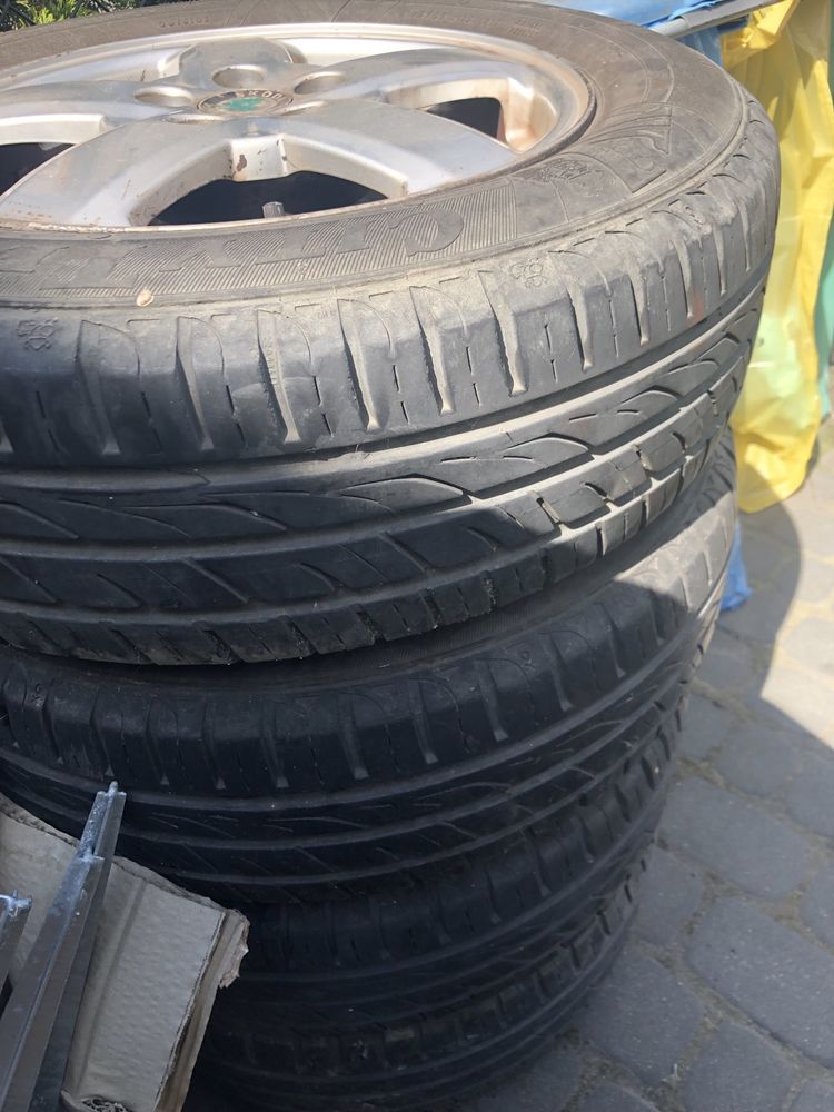 Opony letnie 195/65/15 z alu felgami