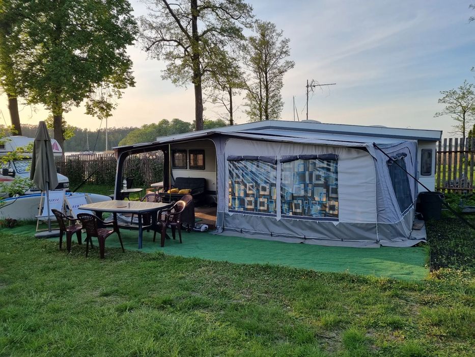 Hobby Landhaus 750  Przyczepa domek na mazurach nad jeziorem sprzedam