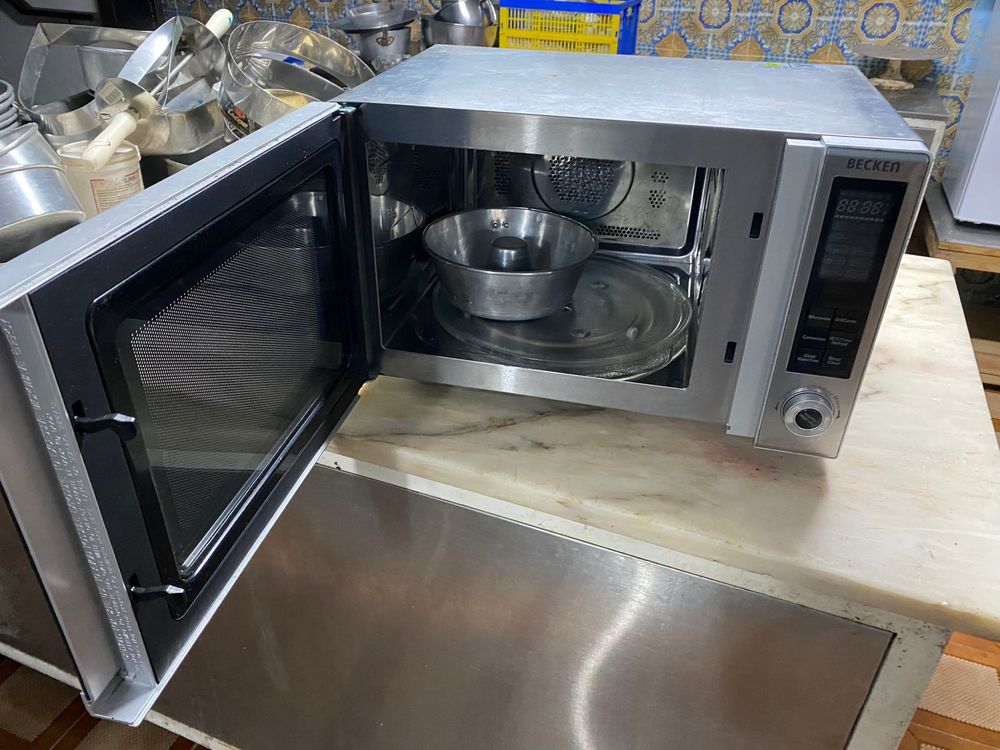 Becken Microondas forno convector 30L