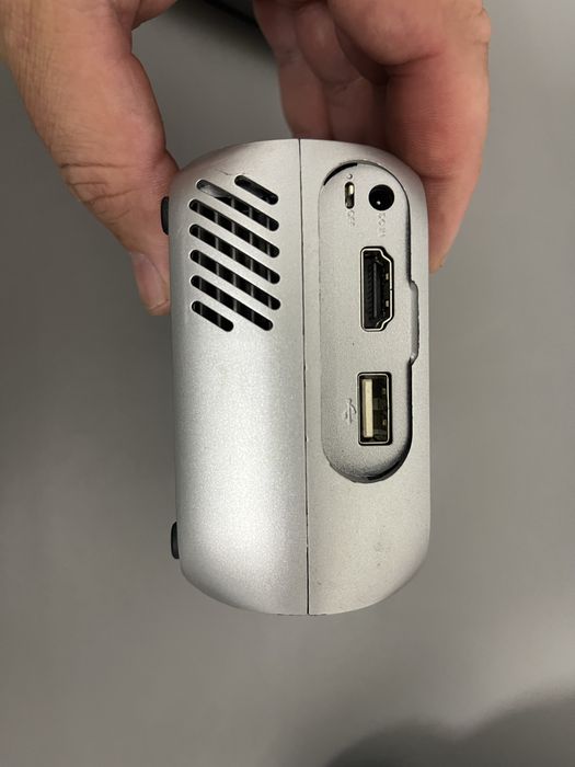 Проектор повністю справний